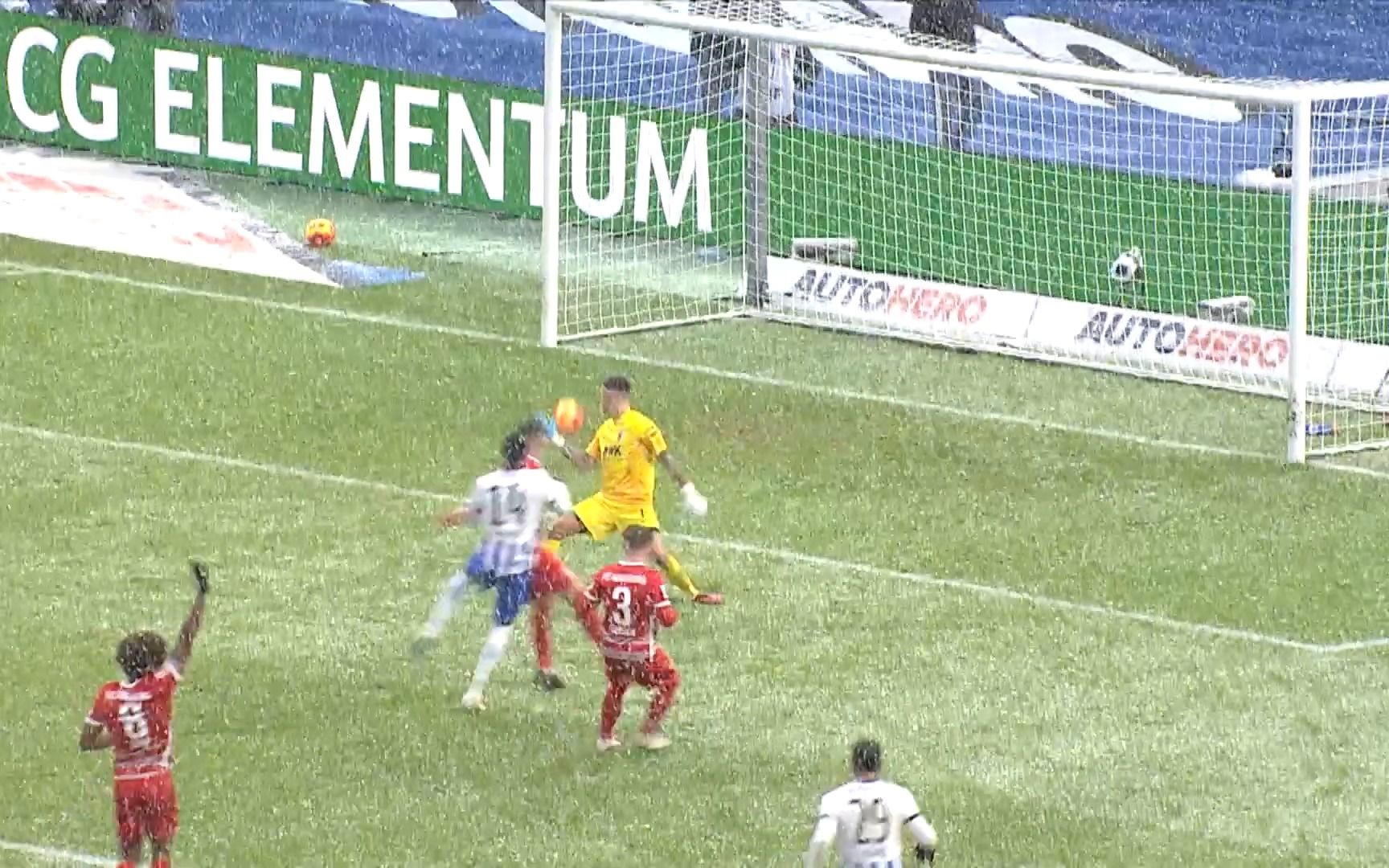 柏林赫塔客场击败奥格斯堡，连胜记录延续